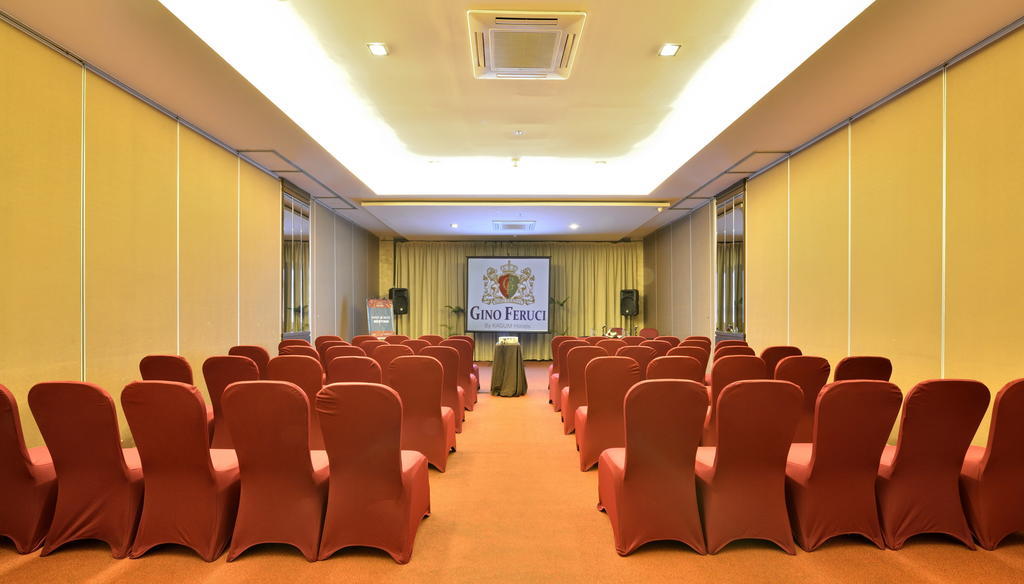 Gino Feruci Kebon Jati By Kagum Hotels Bandung Exterior photo