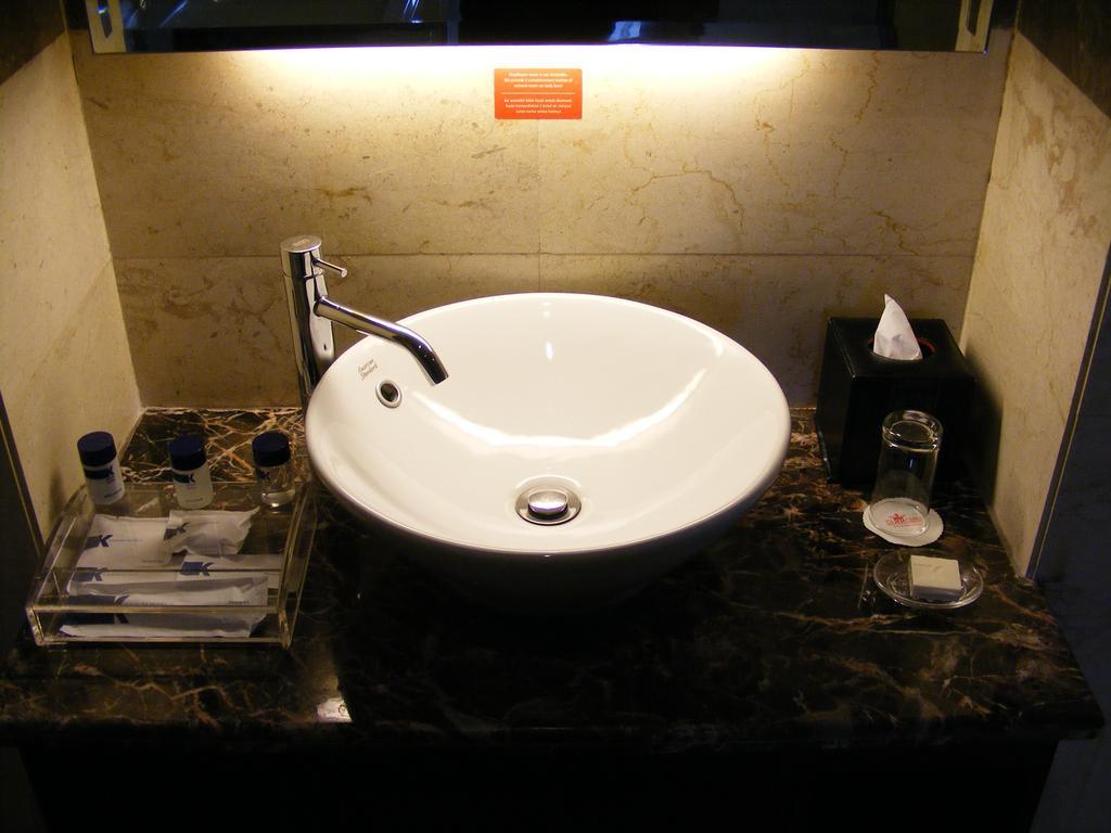 Gino Feruci Kebon Jati By Kagum Hotels Bandung Exterior photo